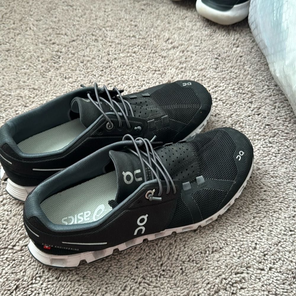 Size 9 On Clouds